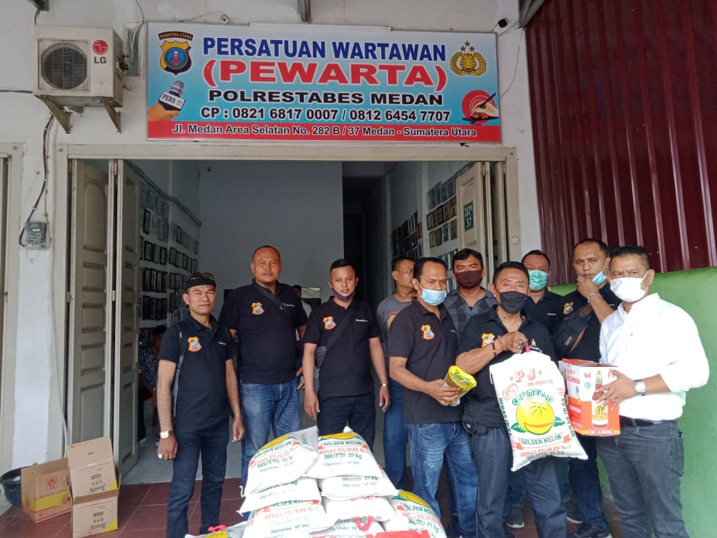 Sambut Idulfitri, Pewarta Polrestabes Medan Bagikan Paket Lebaran kepada Jurnalis |
