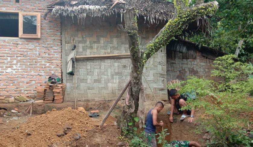 RTLH Hampir Rampung, Satgas TMMD Kebut Pembuatan Septic Tank |