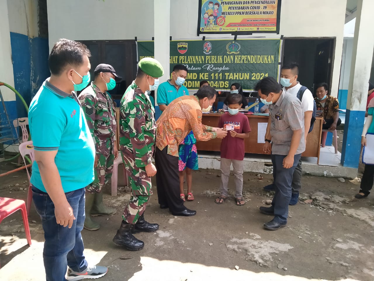 Penyuluhan Pelayanan Publik Dan Kependudukan TMMD Kodim 0204/DS, Kadis Dukcapil DS Imbau Warga Sadar Administrasi Deliserdang, H Gustur Husin Siregar, SH mengimbau warga untuk sadar administrasi kependudukan.