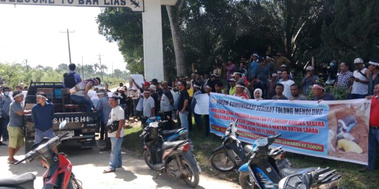 Aksi Demo , Massa Gruduk PT.Lonsum Kebun Bahlias