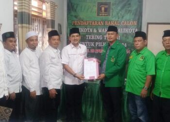 Iman Irdian Saragih Kembalikan Formulir Pendaftaran Balon Wali Kota Tebing Tinggi di Kantor DPC PPP