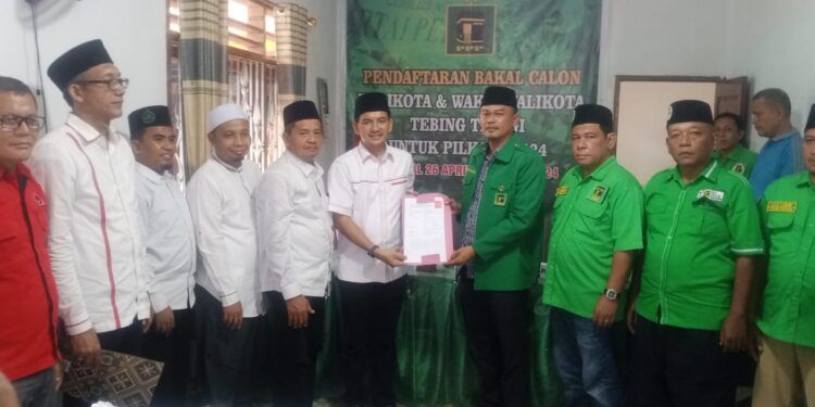 Iman Irdian Saragih Kembalikan Formulir Pendaftaran Balon Wali Kota Tebing Tinggi di Kantor DPC PPP