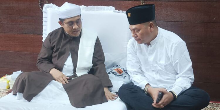 Silaturahmi ke Tuan Guru Besilam, Nikson Nababan Diberi Amalan Khusus