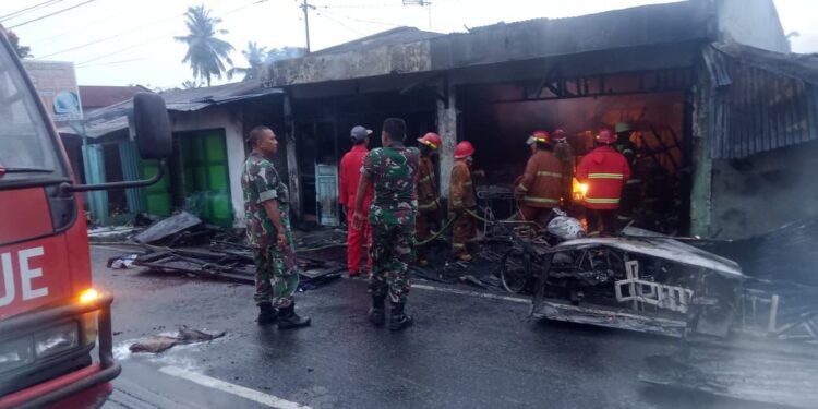 Dua Unit Ruko Terbakar di Jalan Imam Bonjol Tebing Tinggi