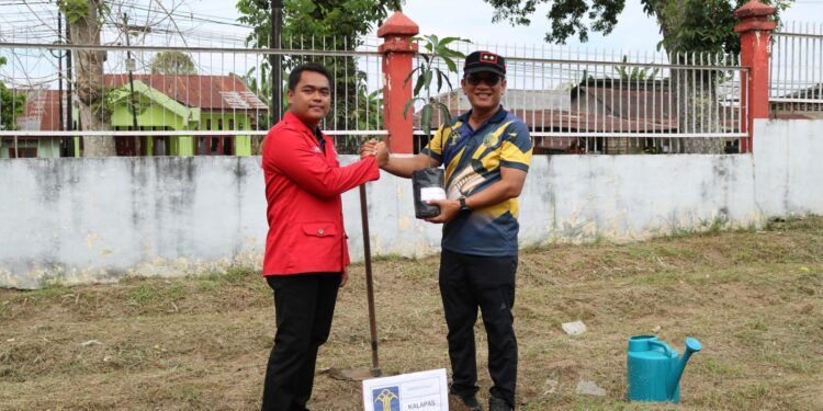 Hijaukan Lokasi,Lapas Kelas IIA Pematangsiantar Tanam Ratusan Pohon