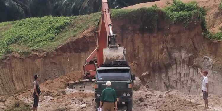 GALIAN ‘C’ Ilegal Semakin Bebas Beroperasi Di Dusun 1 Desa Naga Kesiangan Kecamatan Tebing Tinggi Kabupaten Serdang Bedagai”