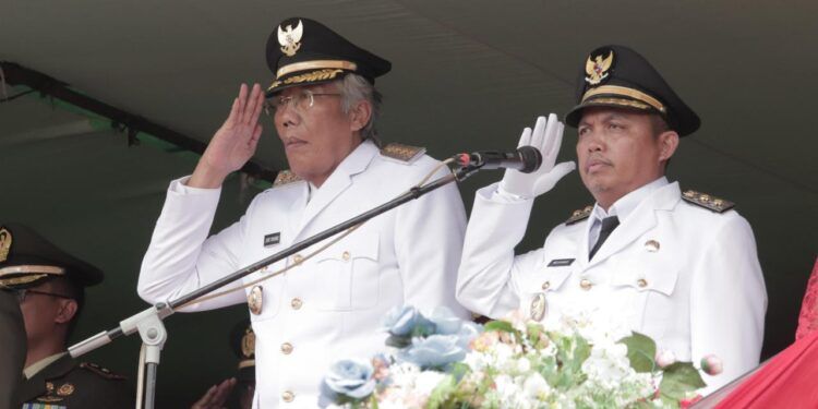 Upacara Bendera Peringati HUT Proklamasi RI Ke 79 Tahun 2024 Di Stadion Baning Sintang Berjalan Lancar