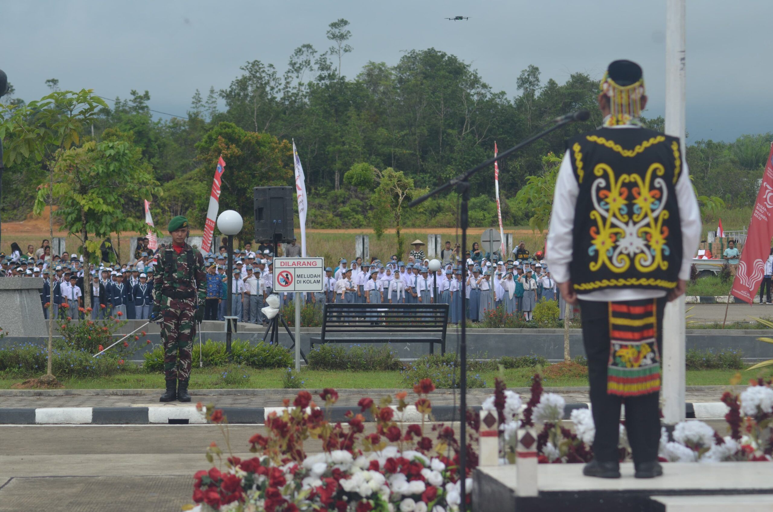 Satgas Pamtas RI-Malaysia Yonzipur 5/ABW Laksanakan Upacara Peringati HUT Kemerdekaan RI Ke 79