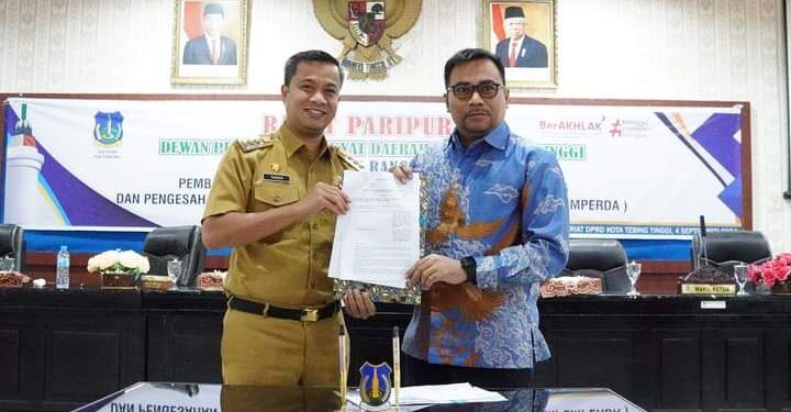 DPRD KOTA TEBING TINGGI SETUJUI RANPERDA APBD 2025, PJ. WALI KOTA SAMPAIKAN TERIMA KASIH
