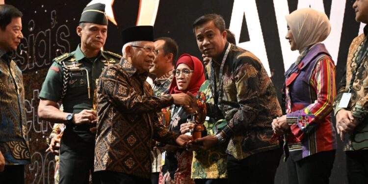 Wapres RI Apresiasi PJ Walikota Tebing Tinggi Atas Penghargaan Terbaik 3 Indonesia SDGs Action Award 2024