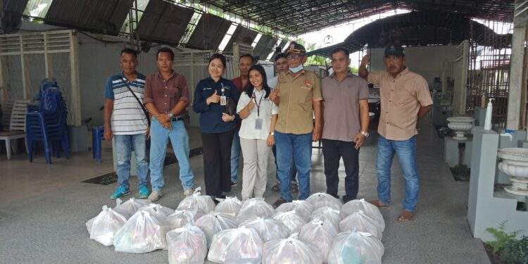 Administrator Dan Pelaku Usaha KEK Sei Mangkei Beri Bantuan Paket Sembako Kepada Insan Pers dan Masyarakat