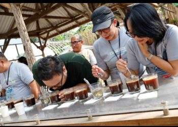 Dari Kebun Kopi Hingga Aksi Nyata, FIFGROUP Perkuat Komitmen Keberlanjutan Lewat Desa Sejahtera Astra di Garut