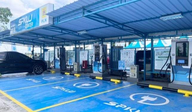 PLN RESMIKAN Empat SPKLU Center Baru, Mudahkan Perjalanan Kendaraan Listrik di Jalur Tol Trans Jawa
