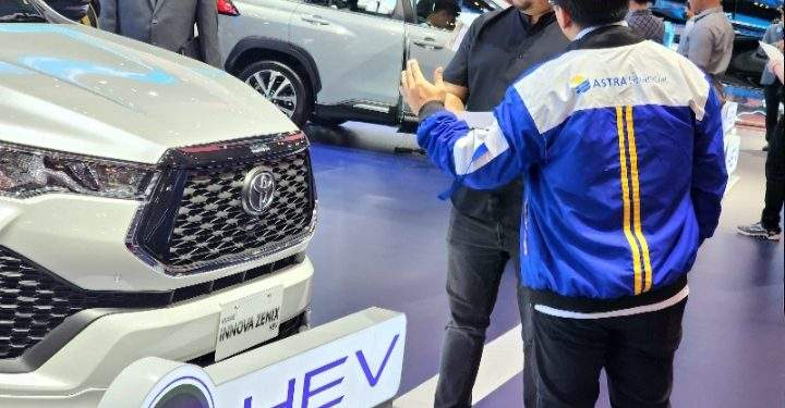 Dominasi Mobil Hybrid Warnai Pembiayaan Astra Financial di GIIAS Surabaya 2025