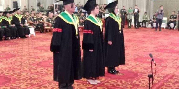 Hari Ini Kasad Jenderal TNI Maruli Simanjuntak Resmi Mewisuda 148 Sarjana dan Pascasarjana STHM TA 2025