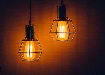 “Dari Gelap ke Terang: PLN Menerangi Desa, Membuka Jalan Ekonomi dan Masa Depan Energi Hijau”