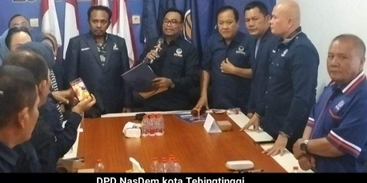 DPD NasDem Kota Tebingtinggi Laksanakan Rapat Koordinasi, Serahkan SK Dewan Pakar 