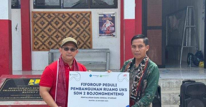 FIFGROUP Dukung Kesehatan dan Lingkungan: Bangun Ruang UKS di SDN 2 Bojongmenteng dan Tanam 360 Pohon di Lebak, Banten