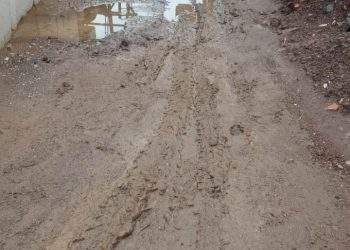Jalan Lingkungan di Kampung Totopong, Diduga Nyaris Tak Pernah Tersentuh Pembangunan