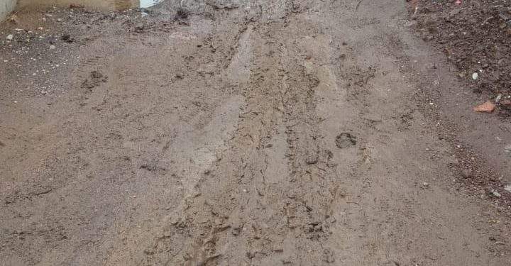 Jalan Lingkungan di Kampung Totopong, Diduga Nyaris Tak Pernah Tersentuh Pembangunan