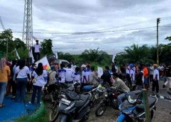 Aksi Solidaritas Melawan PHK Sepihak, Masing-masing Peserta Bawa Keluarga 