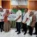 Perhutani KPH Bandung Utara Salurkan Bantuan TJSL Non PUMK untuk Dukung Kebersihan Lingkungan