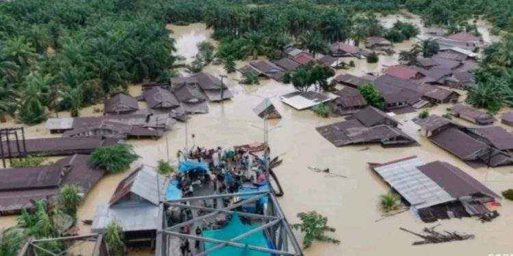 Akses Putus, Ribuan Pengungsi Banjir Yang Melanda Aceh Singkil Terancam Kelaparan