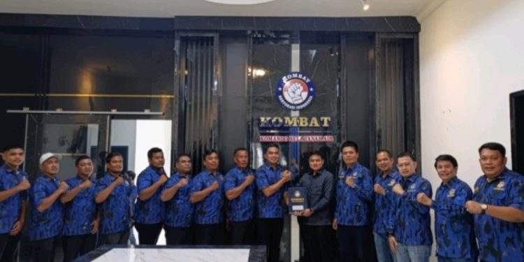 Romario Simangunsong Terima Mandat Ketua DPD KOMBAT  Labuhanbatu .