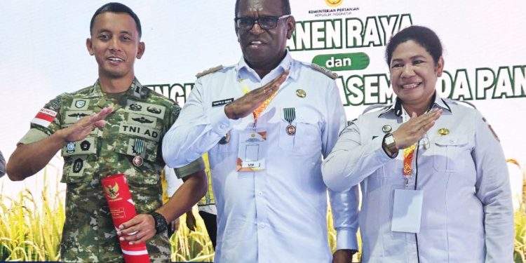 Dandim 1707 Merauke Letkol CZI Dili Eko Setyawan Menerima Penghargaan Tanda Kehormantan Dari President Prabowo