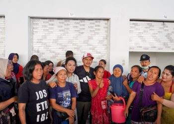 Pimpin Gotong Royong Di Pasar Inpres, Wali Kota Tebing Tinggi Kios Dan Stand Bukan Untuk Diperjual Belikan