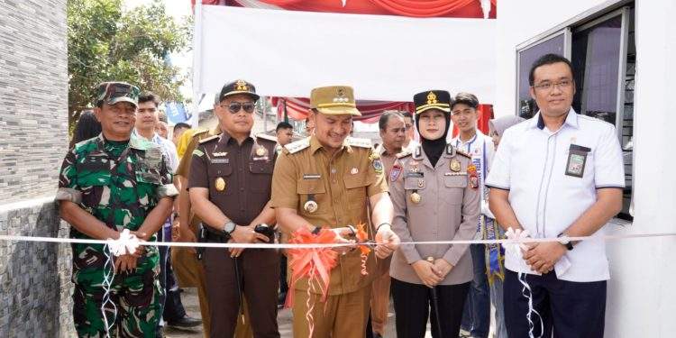 Wali Kota Iman Irdian Saragih Resmikan Kolam Renang Pemko Tebing Tinggi.