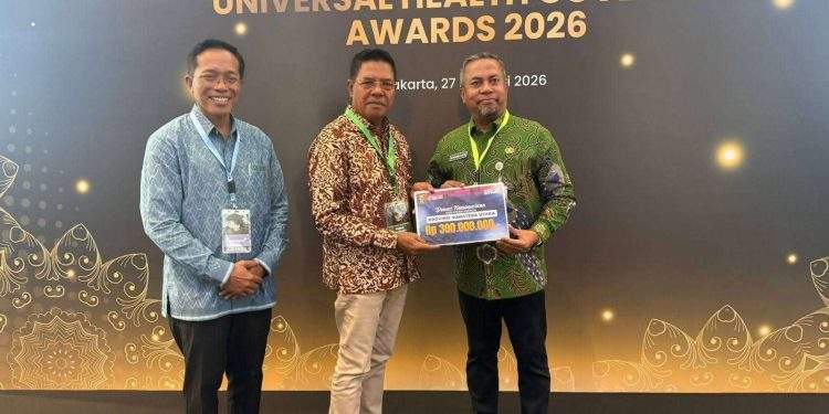 Bupati Lotim Salurkan Bantuan Bagi Korban Banjir Aceh, Sumut, dan Sumbar