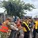 Satgas Sampah Koramil 02/Curug Bersihkan Jalan Raya STPI, Perkuat Sinergi TNI–Polri dan Warga