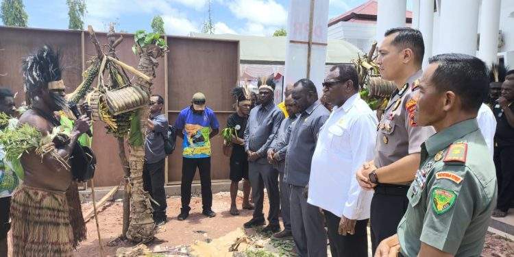 Kapolres Merauke Hadiri Peresmian Gedung Kantor DPRD Kabupaten Merauke