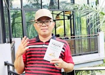 Resensi Buku DIPENJARA UANG ITU MANUSIA MODERN