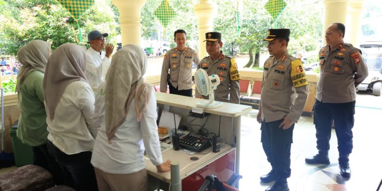 Tinjau Kawasan Wisata Ragunan, Polri Pastikan Keselamatan dan Kenyaman Masyarakat Saat Libur Lebaran