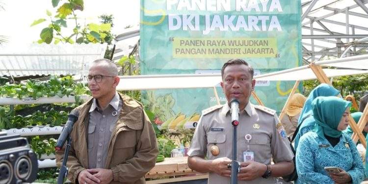 Lubang Bekas Galian Picu Kecelakaan, Wali Kota Jaktim Instruksikan Penanganan Cepat dan Sesuai SOP