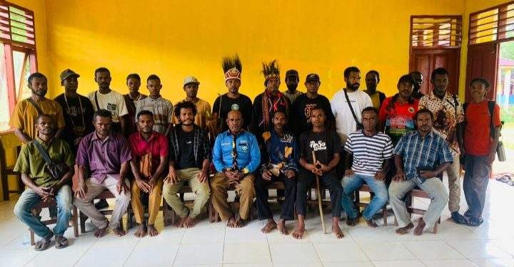 Pemuda Adat Knasaimos Resmi Dikukuhkan, Siap Jaga Hutan dan Budaya