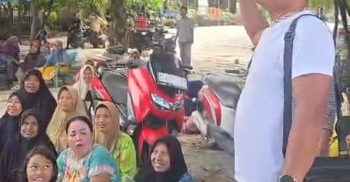 Warga Nagori Perdagangan II Mohon Pada Gubsu Bobby Pasang Bronjong di Aliran Sungai Bahbolon