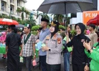 Kapolres Pelabuhan Makassar Satukan Komunitas Ojol, Buruh dan Mahasiswa dalam Aksi Kamtibmas Ramadan