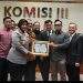 Komisi III DPR RI beri penghargaan ke kapolres metro Bekasi