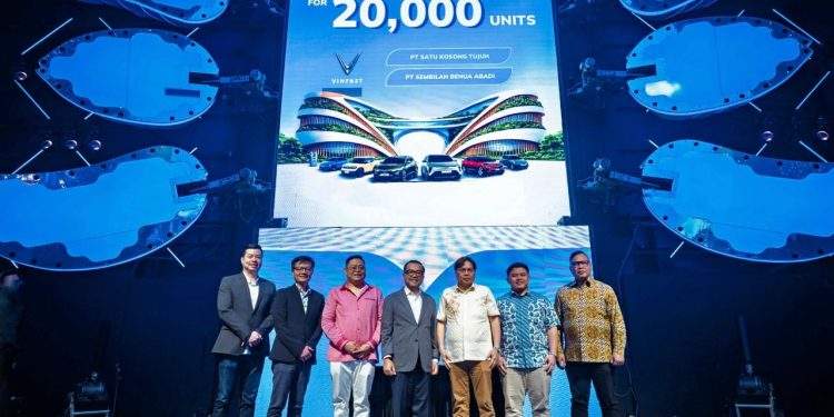 VinFast Tandatangani Dua MoU untuk Memasok 20.000 Kendaraan Listrik  Kepada Mitra Transportasi di Indonesia