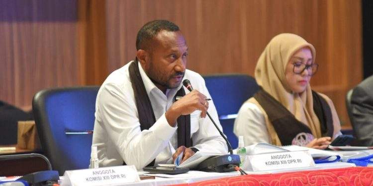 Legislator Soroti Selisih Data WNA dan Pengawasan Tenaga Kerja Asing di Jawa Timur