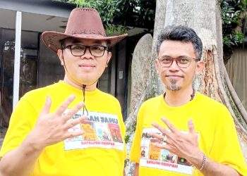 MENGGOYANG MALAKA, MENGGESER SINGAPURA