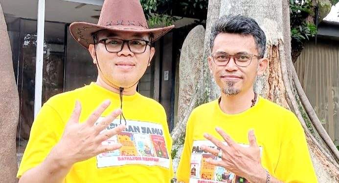 MENGGOYANG MALAKA, MENGGESER SINGAPURA