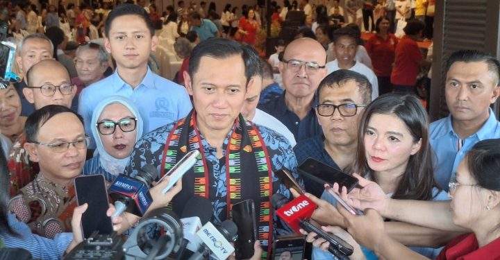 Salurkan Bantuan saat Paskah, Demokrat Perkuat Partai Nasionalis-Religius