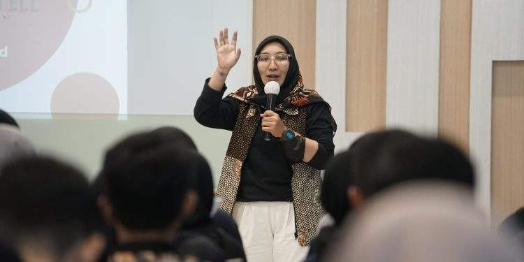 Netizen Harus Cerdas, Ini Perlunya Cek Fakta di Era Digital, Laporan KDRT Maia Estianty Contohnya