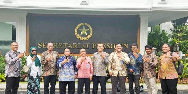 Kaukus Ekonom Pancasila Serahkan Draft RUU Perekonomian Nasional kepada Kepala Staf Kepresidenan