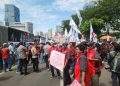 100 Orang Buruh Datangi DPR/MPR dalam Rangka Mayday, Polda Metro Jaya Menyambut dengan Humanis