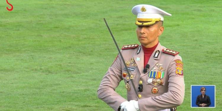 Presiden Puji Tertibnya Upacara Penurunan Bendera, Danup Diminta Langsung Menghadap
